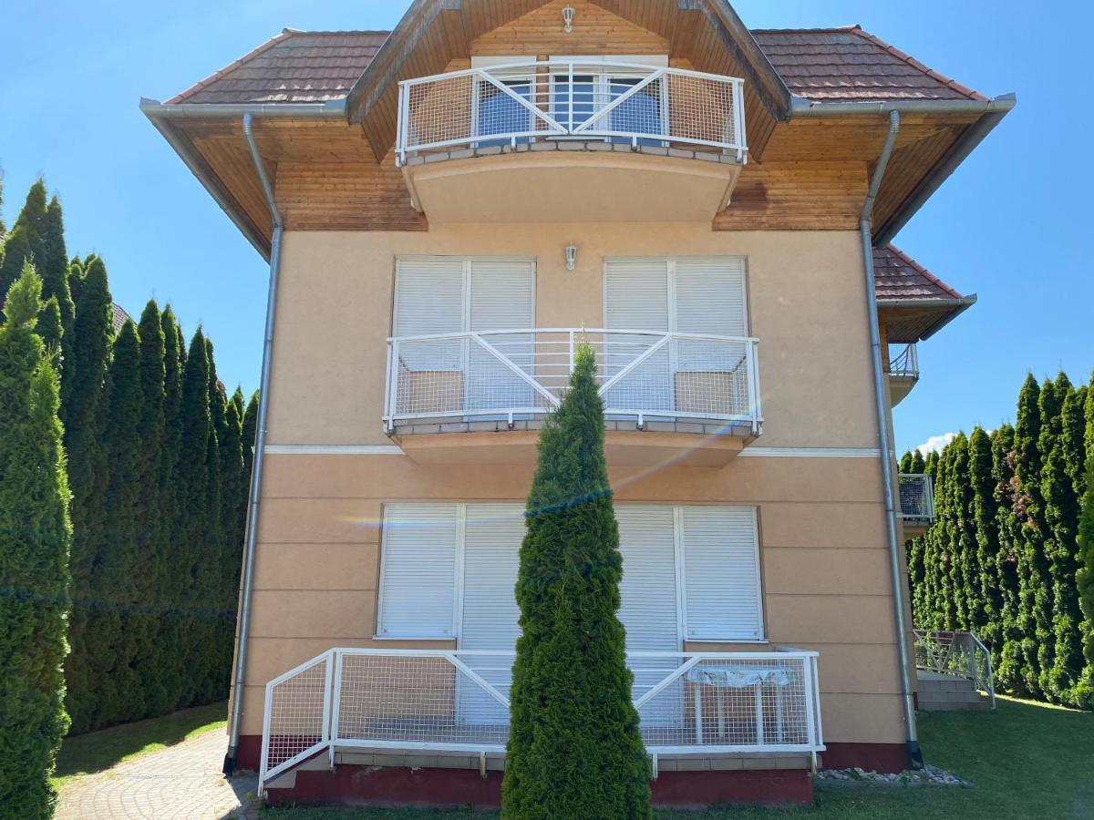 Arnyas Haz Apartment Balatonlelle Luaran gambar
